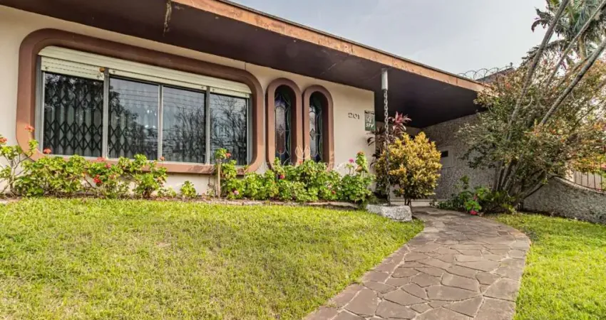 Casa com 4 quartos à venda na Rua Jacipuia, --, Guarujá, Porto Alegre
