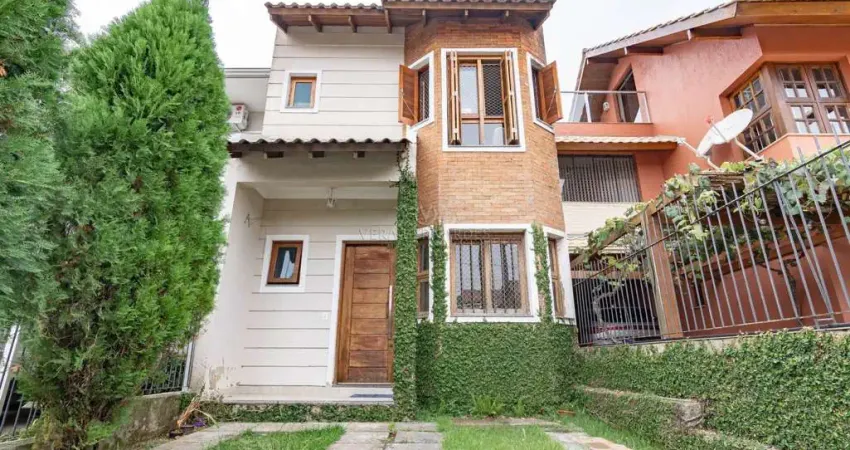Casa com 3 quartos à venda na Rua Jayme Saul de Borba, 14, Espírito Santo, Porto Alegre