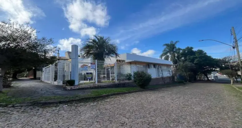 Casa com 3 quartos à venda na Rua Pinaré, --, Vila Assunção, Porto Alegre