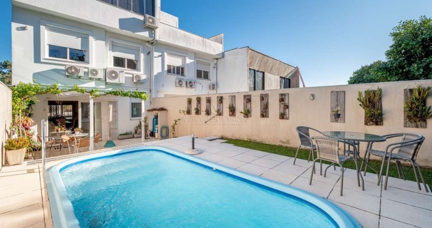 Casa com 3 quartos à venda na Rua Chavantes, --, Vila Assunção, Porto Alegre