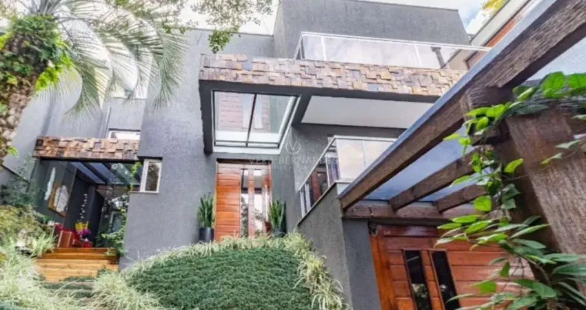 Casa com 3 quartos à venda na Rua Caeté, --, Vila Assunção, Porto Alegre