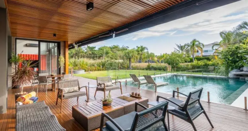 Casa em condomínio fechado com 5 quartos à venda na Avenida Juca Batista, --, Belém Novo, Porto Alegre