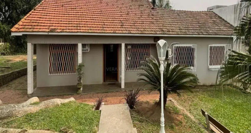 Casa com 4 quartos à venda na Rua dos Guaranis, --, Espírito Santo, Porto Alegre