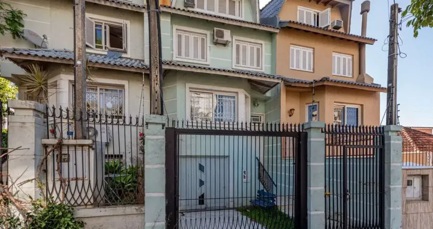Casa com 3 quartos à venda na Rua Doutor Castro de Menezes, --, Vila Assunção, Porto Alegre
