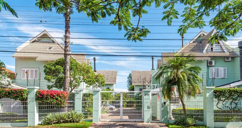 Casa em condomínio fechado com 4 quartos à venda na Rua Jacipuia, --, Guarujá, Porto Alegre
