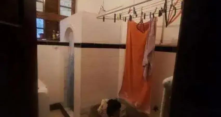 Excelente apartamento de 2/4 com ponto comercial na praça da mariquita