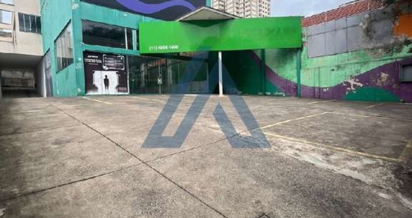 Salão Comercial de Alto Padrão no Centro de Jundiaí-SP: 4 Banheiros, 16 Vagas de Garagem e 579,91m² de Área!