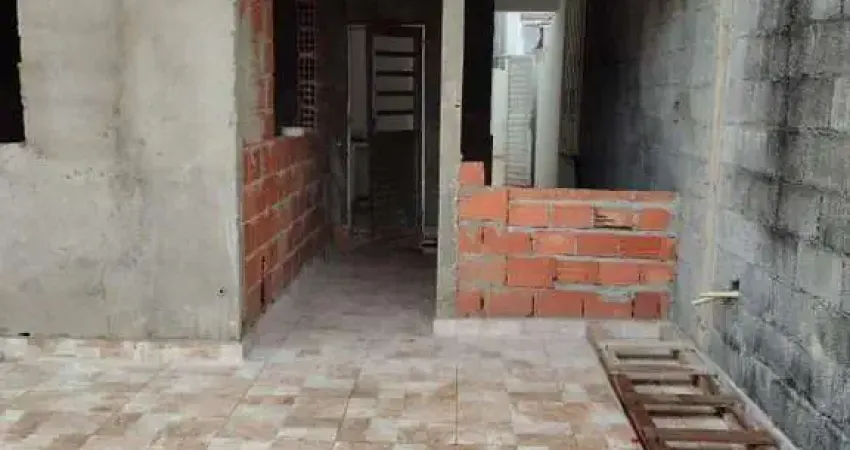 Terreno amplo com construção em andamento – excelente localização