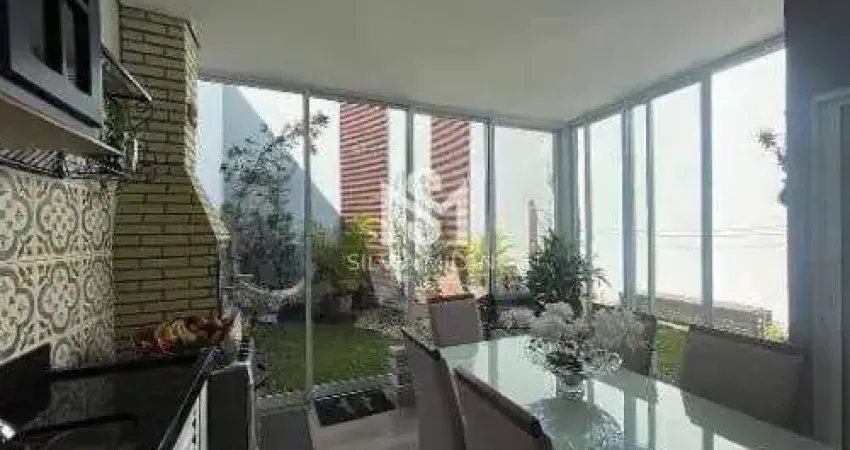 Casa com 02 dormitórios e quintal no bairro Jardim Nova Veneza -Indaiatuba/SP