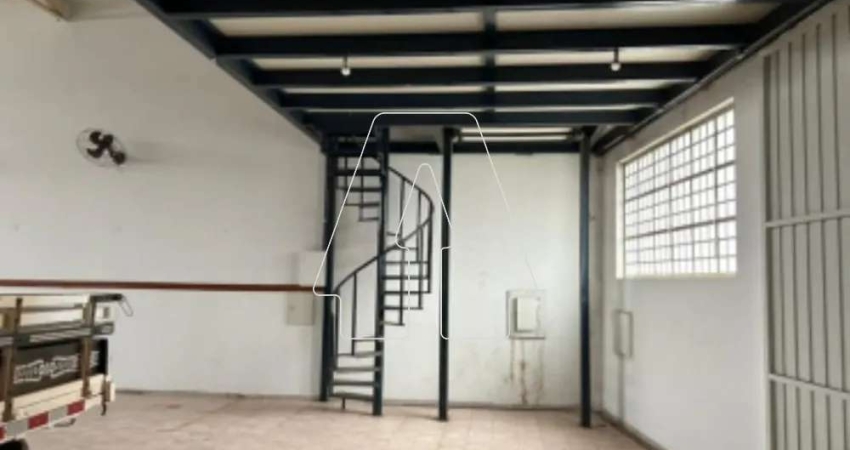 Excelente Galpão na melhor localização com amplo espaço interno e mezanino.