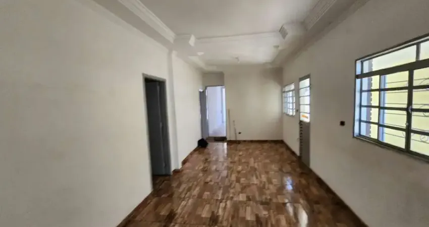 Casa com 3 quartos para alugar no Umuarama, Araçatuba 