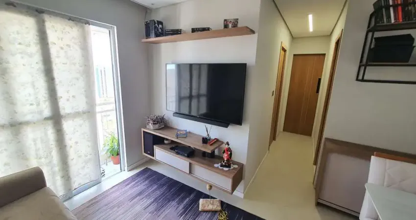 Apartamento mobiliado, 2 dormitórios, varanda, 1 vaga