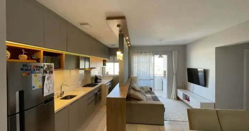 Apartamento de 02 dormitórios sendo 01 suíte no bairro Barreiros em São José