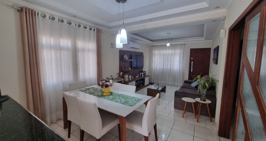 CASA DE 3 DOMITORIOS COM SUITE E PISCINA EM SÃO JOSÉ