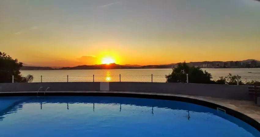 Apto de 3 quartos com suíte na orla da praia do bom abrigo em florianópolis