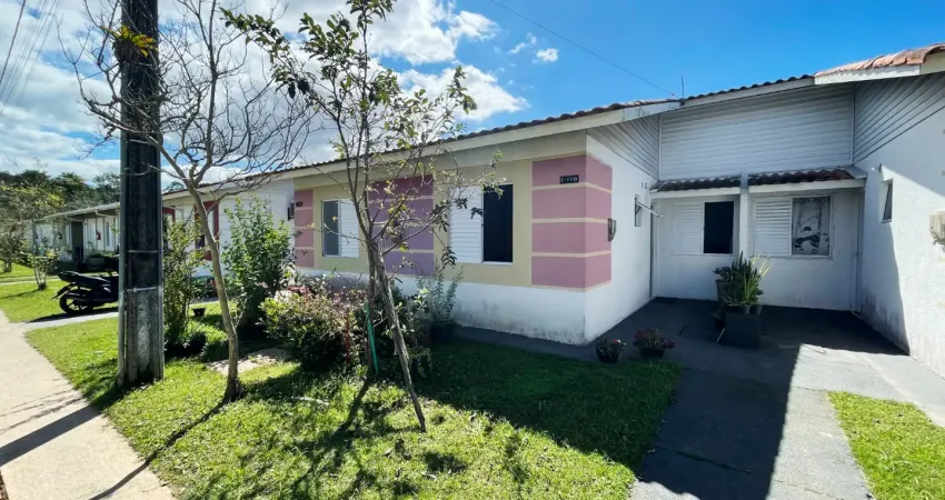 Casa de 3 dormitórios em condomínio fechado com ampla área de lazer
