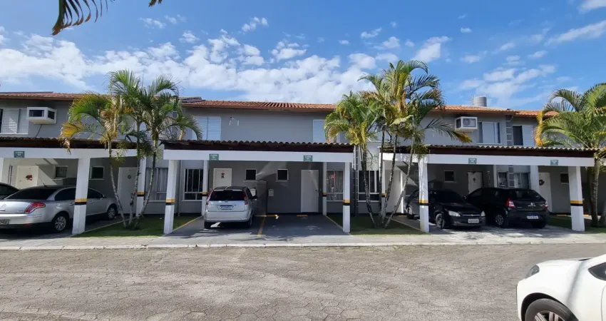 Obrado mobiliado com vista para a natureza – conforto e praticidade em condomínio fechado