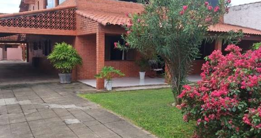 Casa para Venda em Saquarema, Boqueirão, 6 dormitórios, 1 suíte, 3 banheiros, 4 vagas