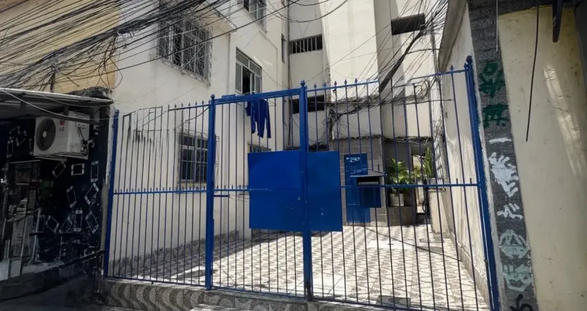 Vendo ótimo apartamento de frente para rua capitão teixeira
