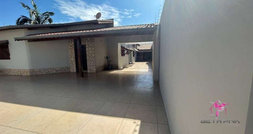 Casa com 3 dormitórios à venda, 209 m² por R$ 735.000 - Jardim do Bosque - Leme/SP