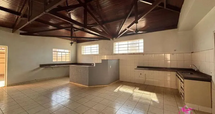 Casa com 4 dormitórios, 177 m² - venda por R$ 600.000,00 ou aluguel por R$ 3.000,00/mês - Centro - Leme/SP