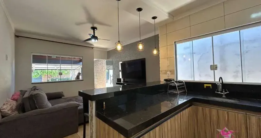 Casa com 2 quartos à venda no Jardim Serelepe, Leme