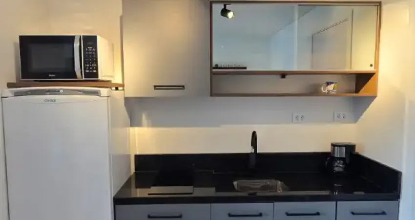 Studio mobiliado com varanda, ótima localização, prontinho! para investir ou morar