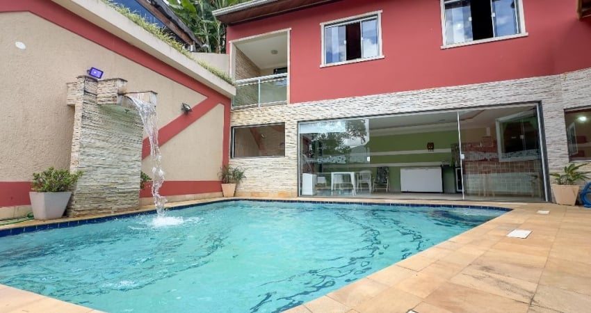 Casa à Venda no Parque Santa Elisa, Nova Friburgo, 4quartos, linda vista