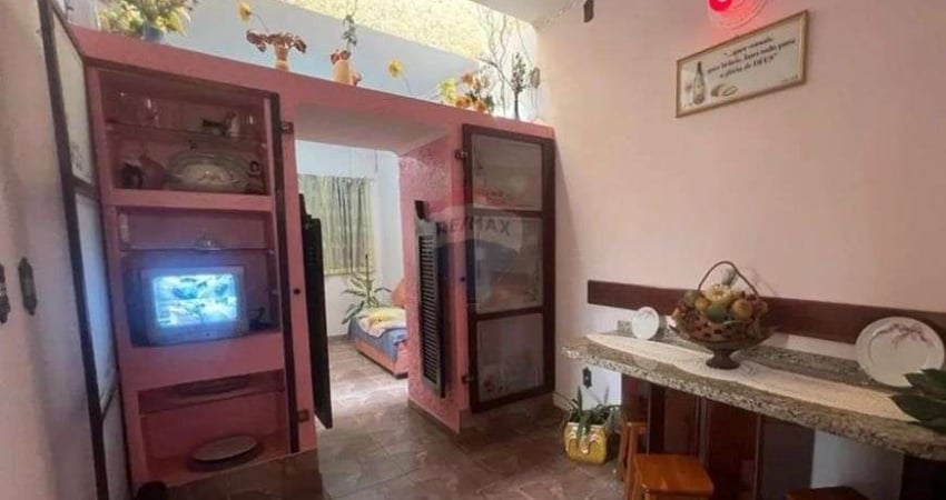 Sobrado espaçoso e versátil, ideal para quem busca conforto, funcionalidade e segurança!