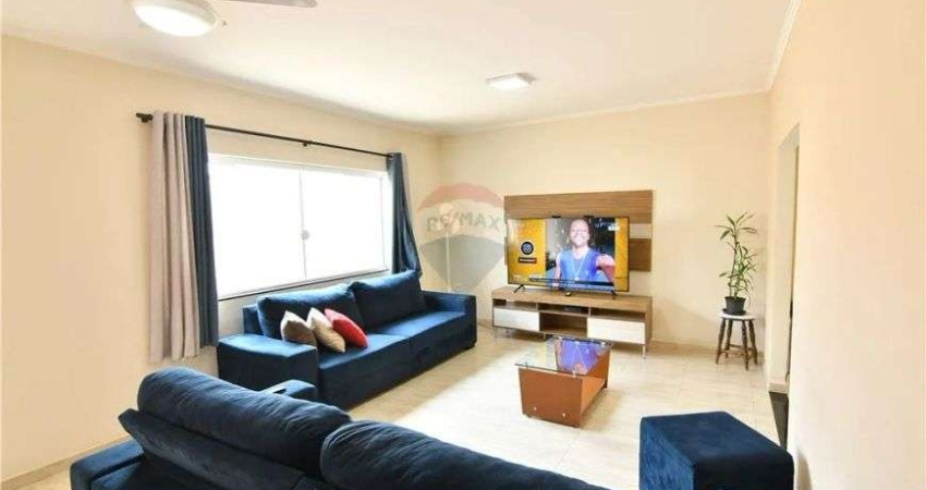 Casa térrea à venda com 03 dormitórios no Jardim Portugal em Rio Claro-SP