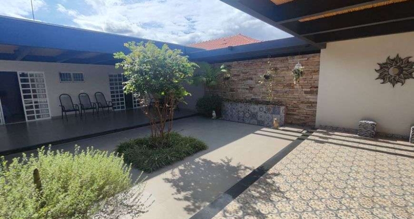 Casa para venda tem 286 metros quadrados com 3 quartos em Jardim Terra Branca - Bauru - SP