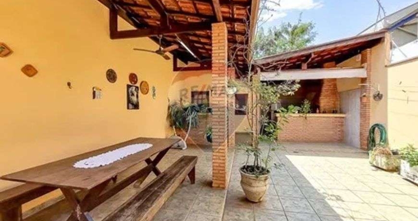 Casa À venda com 226 metros quadrados com 4 quartos em Zona Central - Rio Claro - SP
