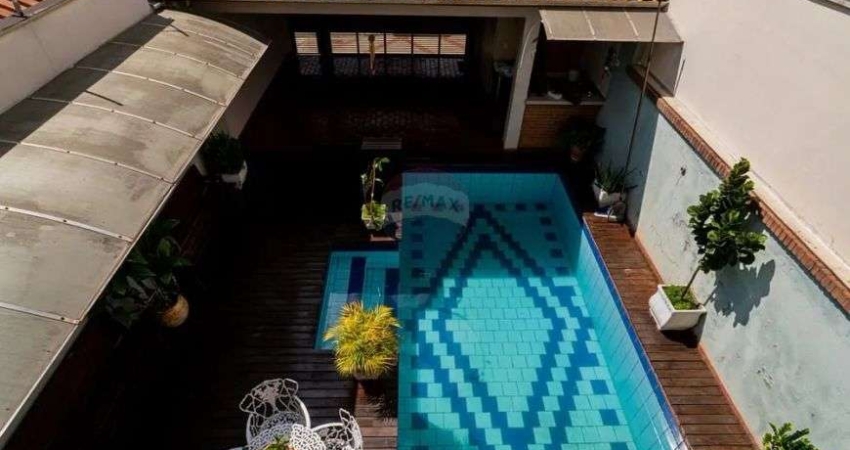 Sobrado com 3 Dormitórios, Suíte com Closet, Piscina e Área Gourmet – Próximo ao Comércio, no Parque