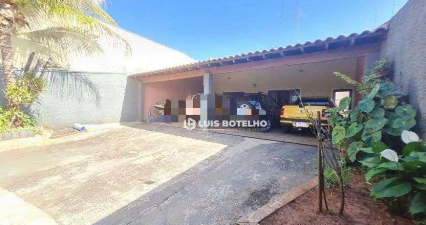 Casa com 3 dormitórios à venda, 200 m² por R$ 620.000,00 - Vila Engler - Bauru/SP