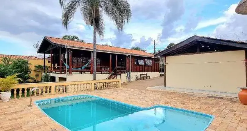 Chácara para venda possui 1050 metros quadrados com 3 quartos e uma linda área de lazer