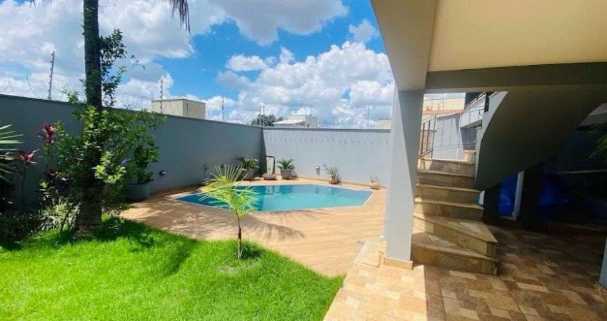 Sobrado para venda tem 368 metros quadrados com 3 quartos em Centro - Piracicaba - SP
