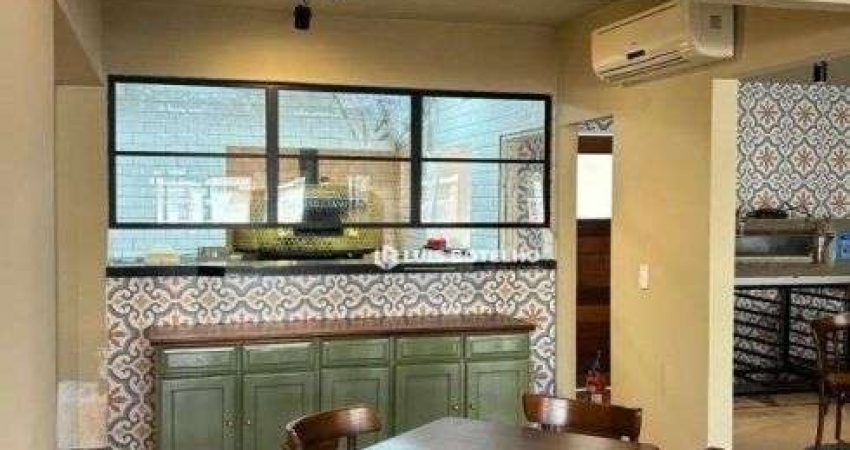 Sobrado residencial/comercial no bairro Vila Rezende com 2 suítes e amplo salão comercial - R$ 1.185