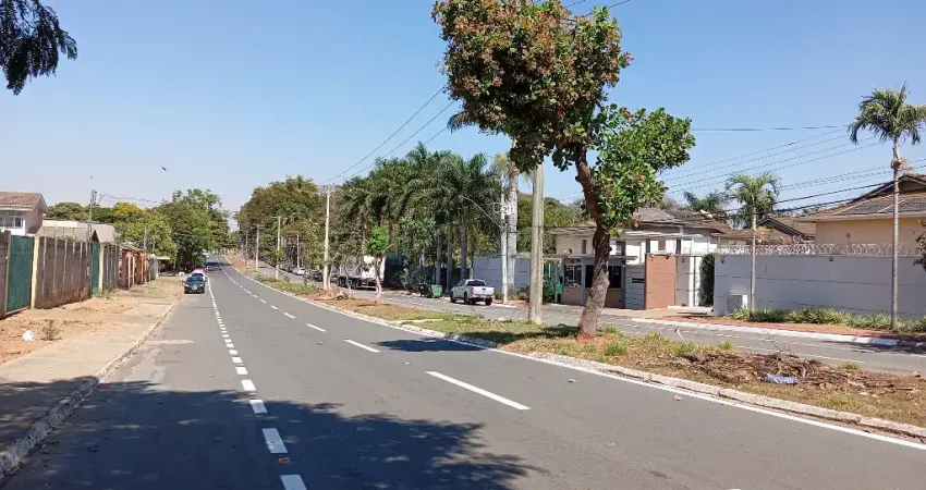 VENDE-SE CHÁCARA 8.181.81 m² NO BAIRRO SANTA GENOVEVA-GOIÂNIA-GOIÁS.