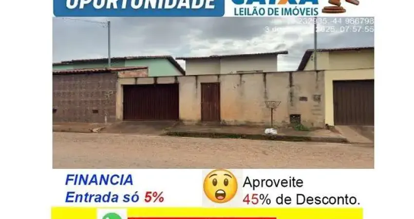 Casa com 2 quartos à venda na Praça Governador Valadares, Centro, Pompéu