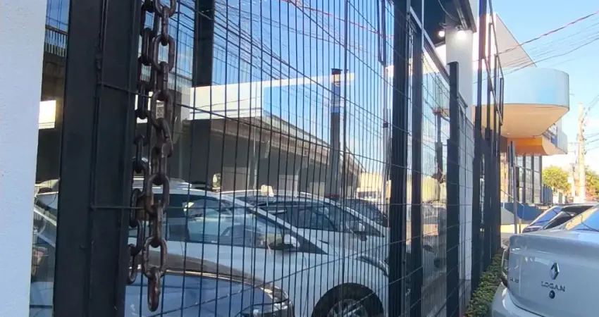 Aluga-se GALPÃO COMERCIAL  900 M2  no Viaduto da Av Fernando Correa com Av Rodovia Palmiro Pães de Barros