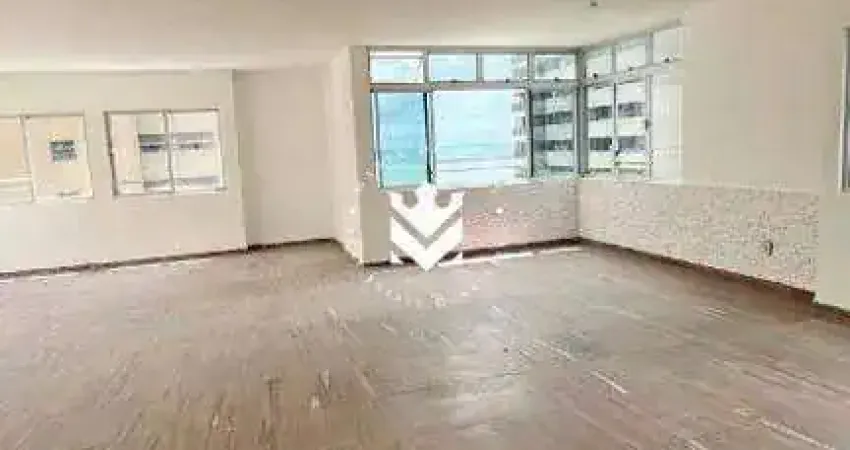 Cobertura com 280 m², 4 quartos, reformado na rua dos navegantes, a 100 metros do mar – r$ 780 mil