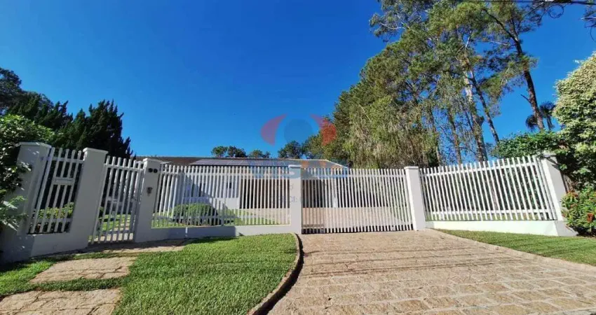 Casa com 3 suítes, piscina e área gourmet para venda
