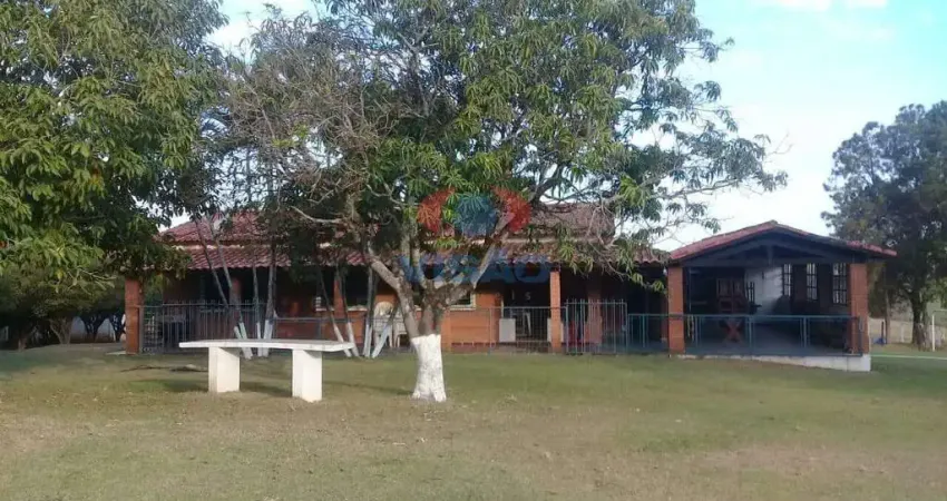 Sítio à venda, 3 quartos, Samambaia - Elias Fausto/SP