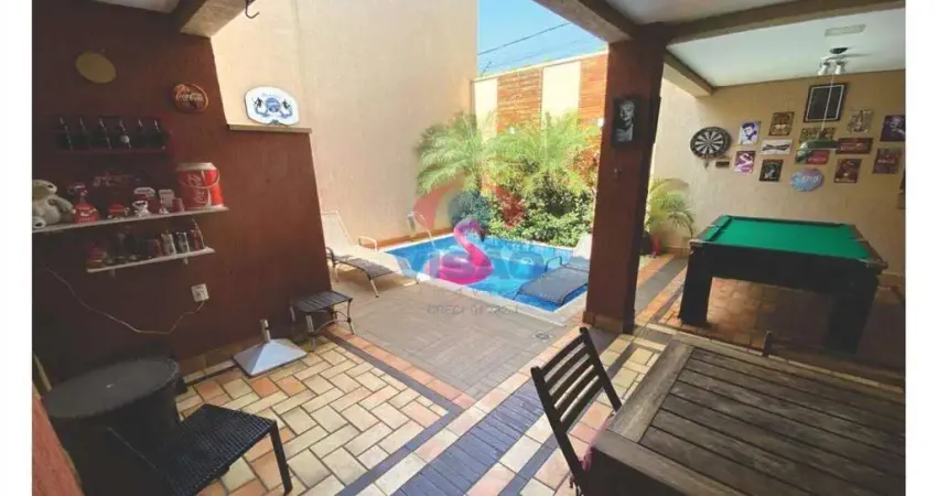 Linda Casa à Venda em Condomínio Fechado no Coração de Itaici!