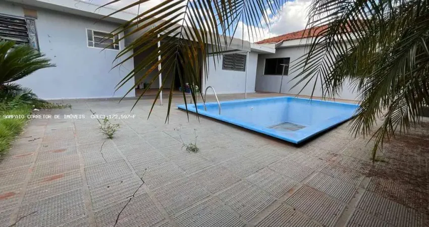 Casa para locação em jaboticabal, centro, 3 dormitórios, 1 suíte, 3 banheiros, 2 vagas