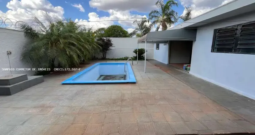 Casa para locação em jaboticabal, centro, 3 dormitórios, 1 suíte, 3 banheiros, 2 vagas