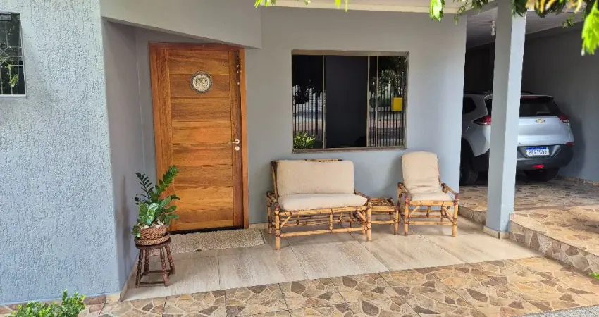 Casa à venda na Rua Souza Naves, 1245, Parque São Paulo, Cascavel