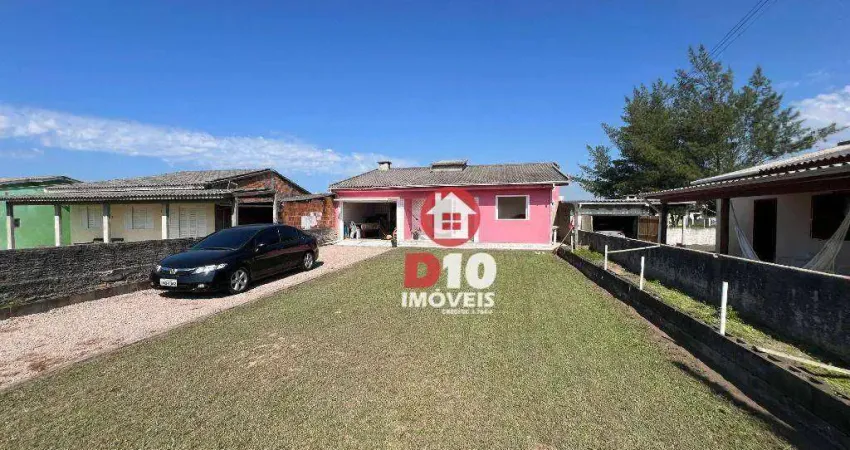 Casa com quintal e cozinha planejada – balneário arroio do silva