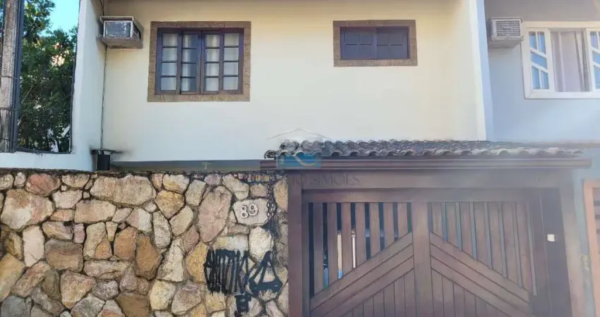 Casa com 3 quartos à venda na Vila Genésio Pinto, Cajueiros, Macaé