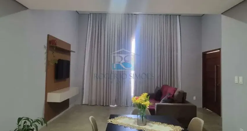Casa linear com 03 quartos, sendo 01 suite - Em condominio com area de lazer, lindo bosque e seguranca 24h